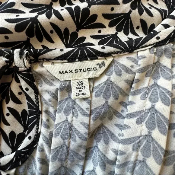 MAX STUDIO | NWOT | BLACK WHITE SLEEVELESS DRESS | SIZE: EXTRA SMALL - Picture 11 of 11